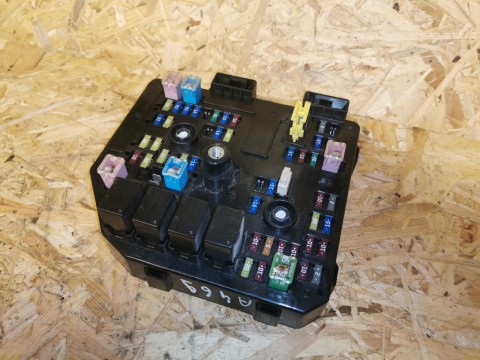 CHEVROLET CAPTIVA FUSE BOX 95137841