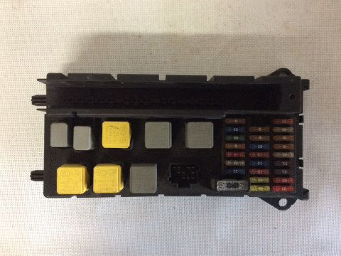 A9065450401 Mercedes Benz fusebox