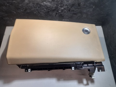 RANGE ROVER L322 UK  GLOVE BOX  LOWER SIDE FFB500910