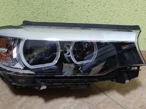 BMW 5 G30 priekinis dešinės pusės žibintas - 8499114