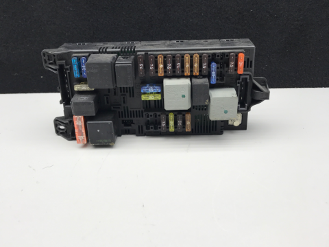 Mercedes fuse box 2115456201