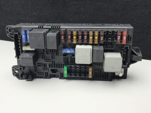 Mercedes Benz fuse box module A2115453801