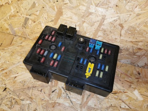 OPEL ANTARA FUSE BOX 96821082