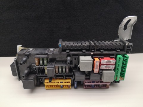 5DK009620-56 2129003702 Mercedes fuse box