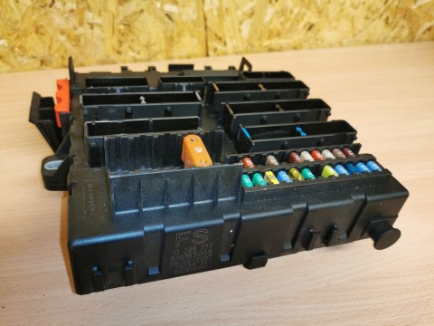 GM FUSE BOX 13205777 FS