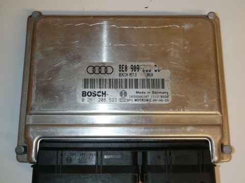 AUDI A4 1.8 TURBO ECU 0261208523 8E0909518BC