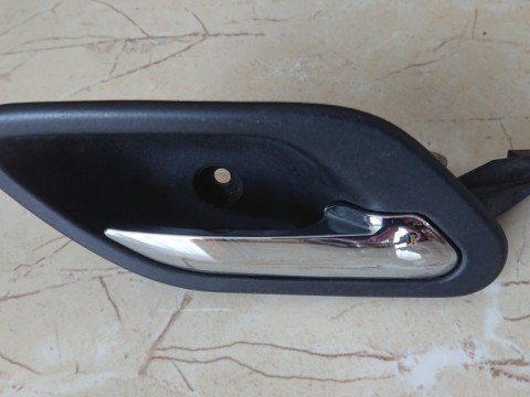 BMW 5 7 (E39 E38)SERIES INSIDE DOOR HANDLE RIGHT 8226050