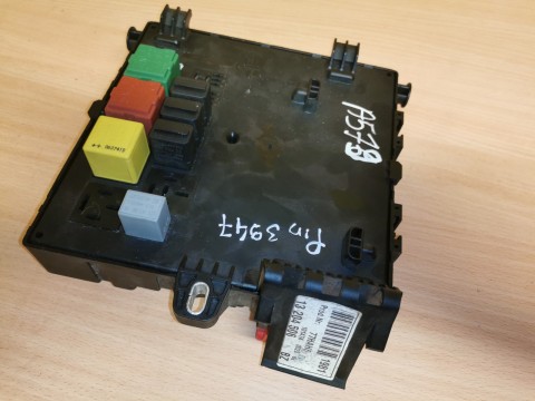 OPEL SIGNUM 2.8TURBO FUSE BOX 13204506