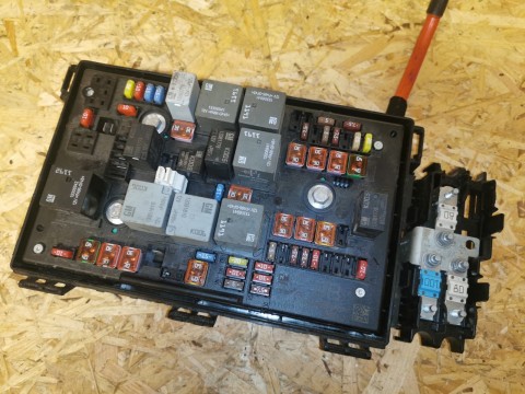 OPEL ASTRA J FUSE BOX 13368644 UB