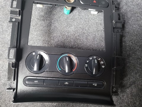  Ford Mustang radio temperature climate control dash trim 