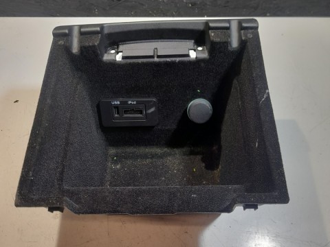 Range Rover L322  Storage Box with Power Plugs  AH4204704