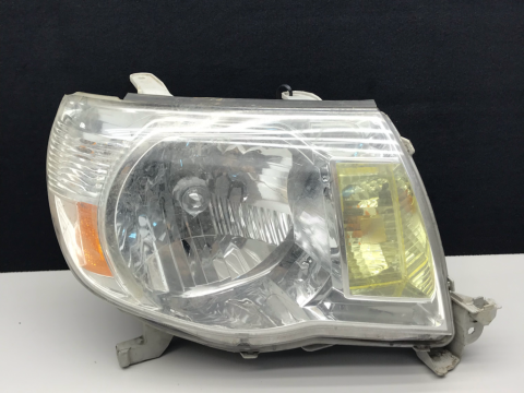 05-11 Toyota Tacoma headlight passenger side AHR15PP2Y2