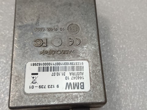 BMW 5(e60) 3(E90) USB HUB ANTENNA MODULE - 9123739