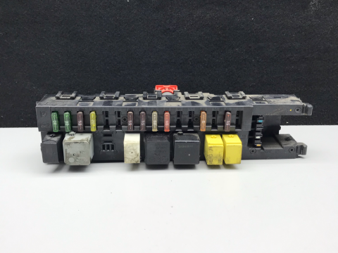 Mercedes fuse box 2095451601 A2095451601